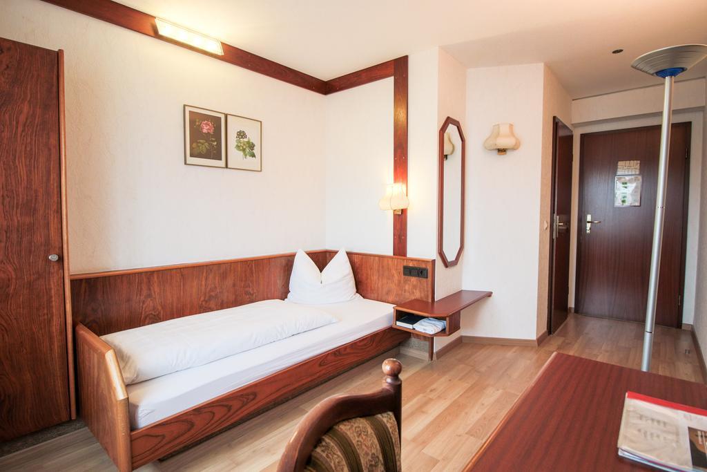 Hotel-Restaurant Lowen Süßen Habitación foto